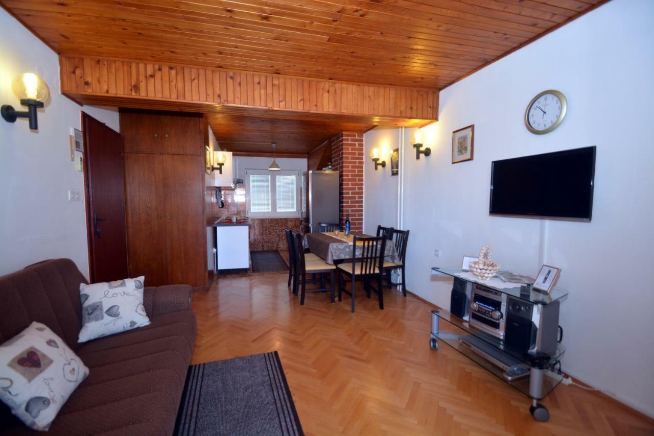 Aparment Mimica-Croatia , Omis , center Omiš Exterior foto