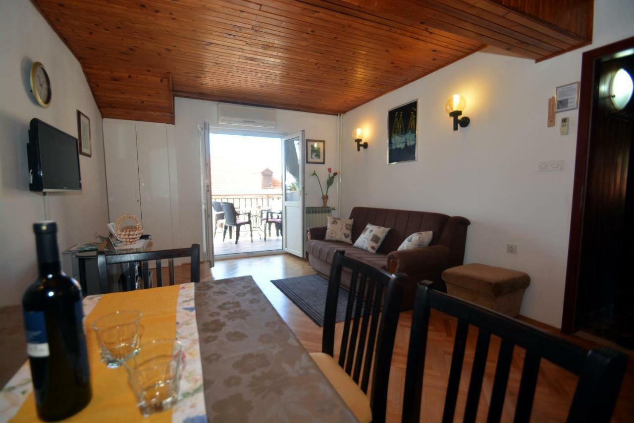 Aparment Mimica-Croatia , Omis , center Omiš Exterior foto